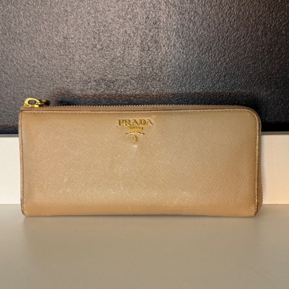 Prada Saffiano Leather Wallet – Beige with Gold Logo
